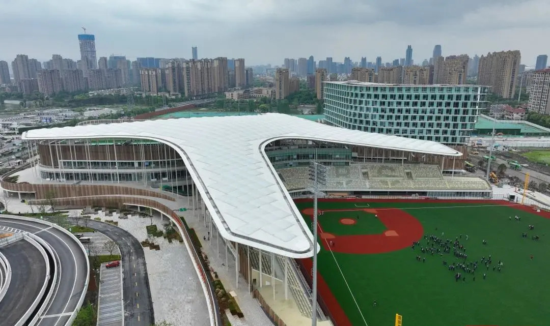 【球场建设】新棒球场引领城市体育新风尚