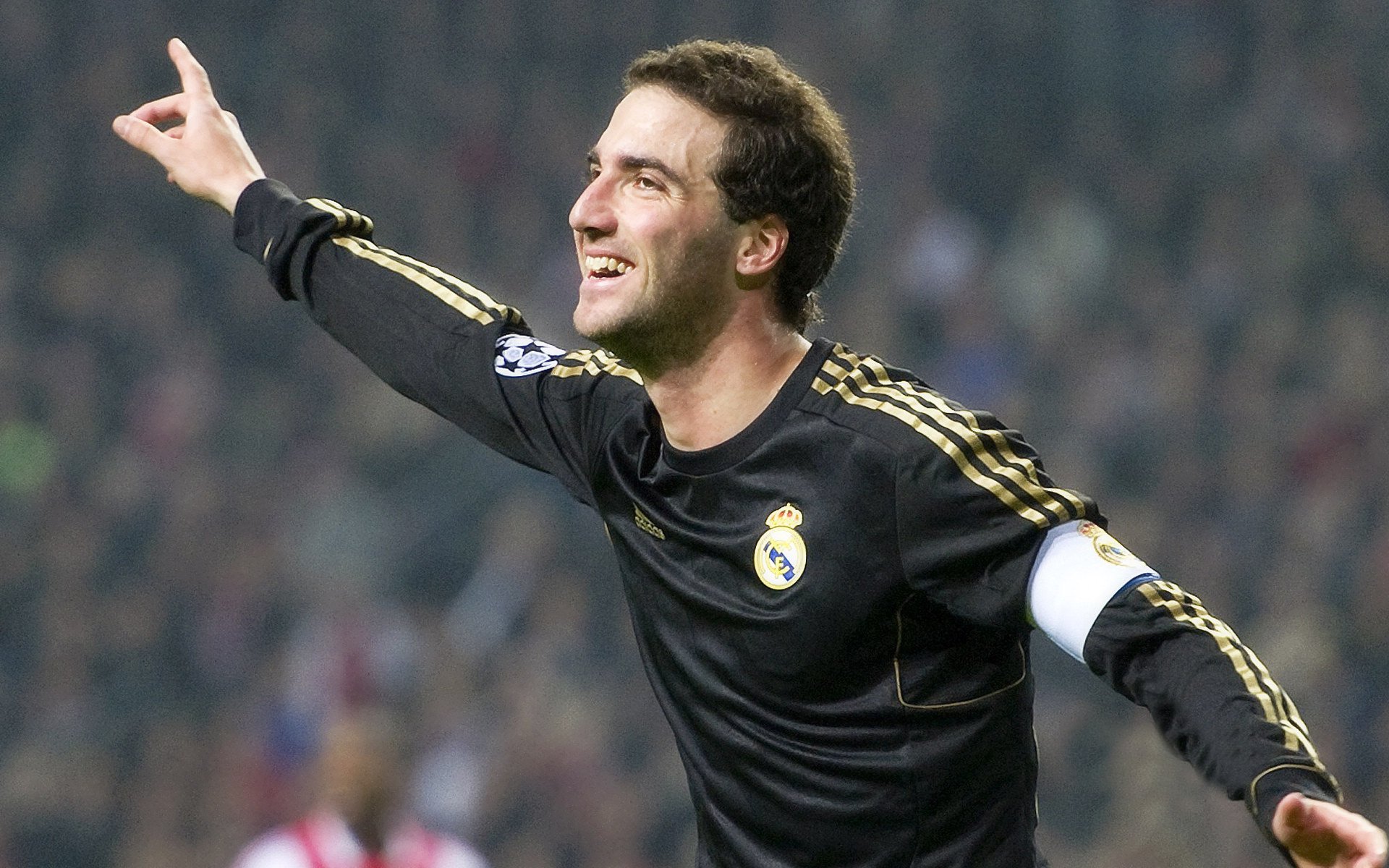 “德甲大战在即,冠军悬念逐渐明朗化”,德甲的比赛