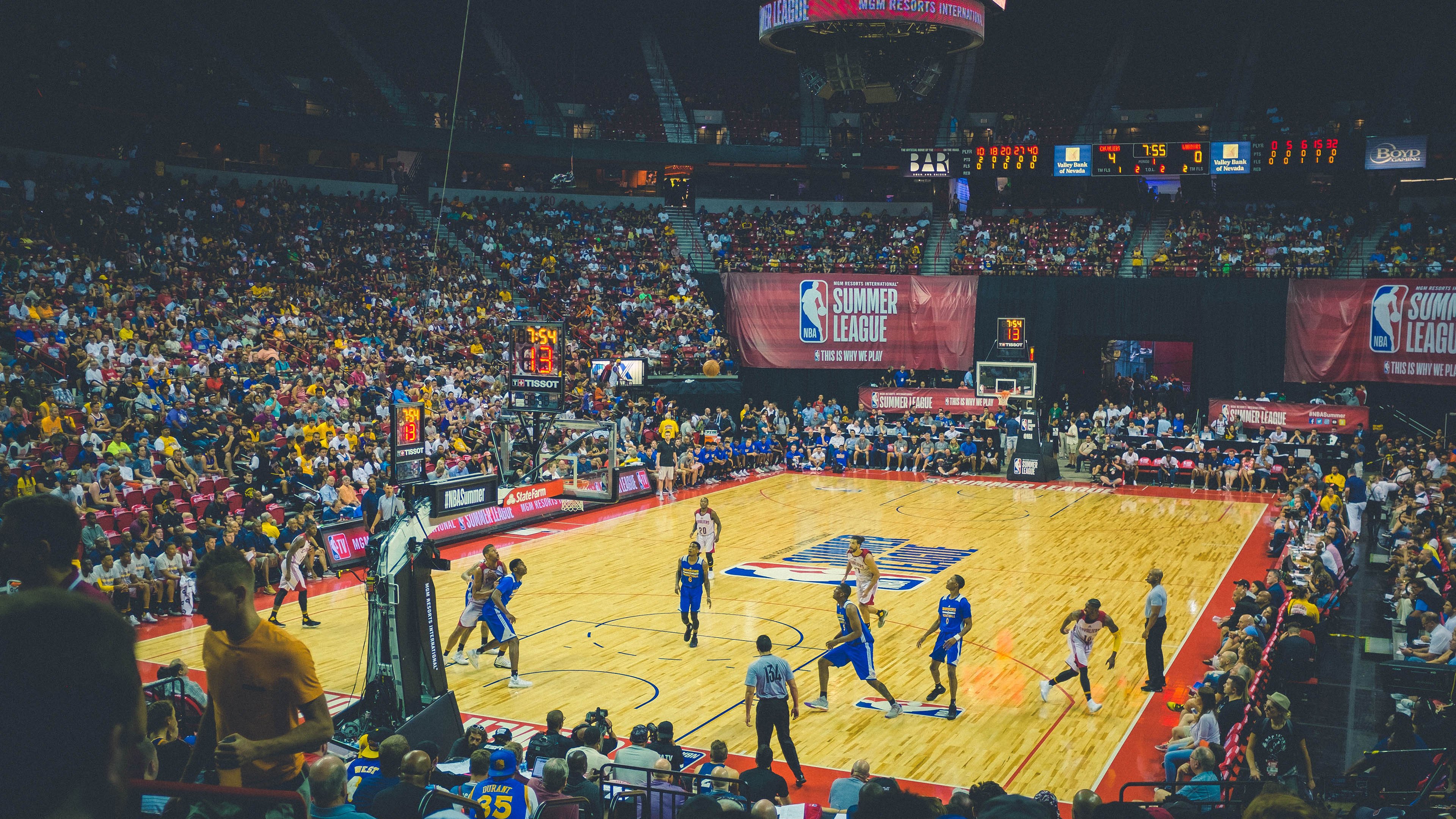 “英超荣耀之战：年轻球员状态火爆”，2020年四度获得英超月度最佳球员荣誉