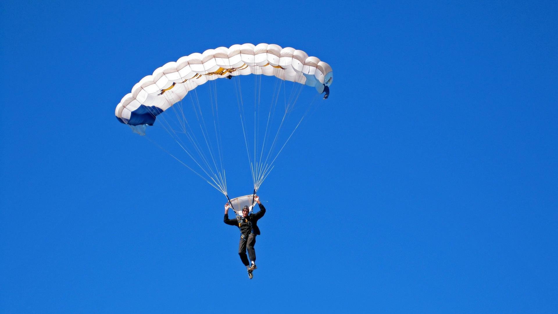 逆天神技：那些在欧冠赛场上令人窒息的精彩瞬间，欧冠十大经典比赛