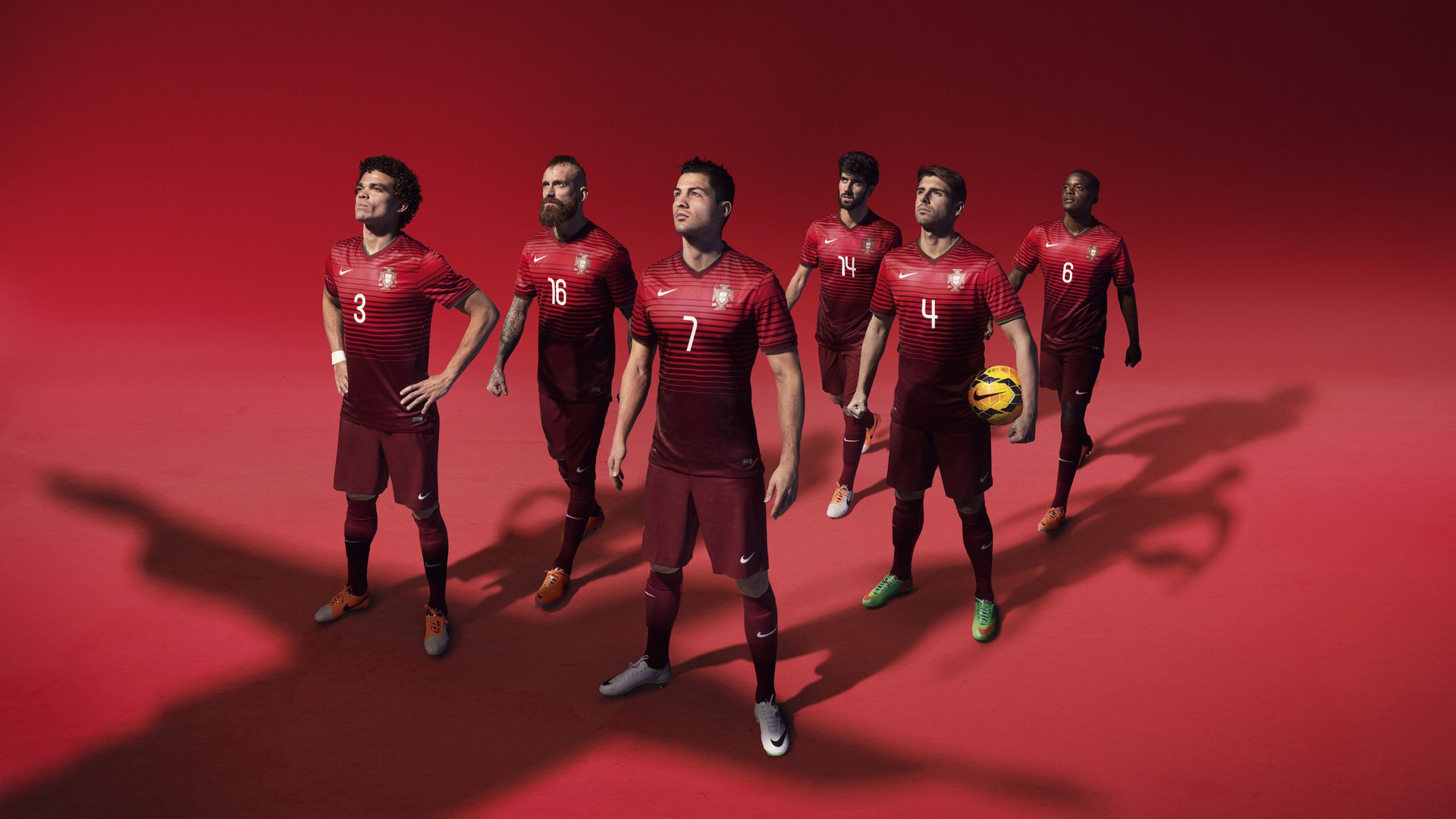 波兰主场大胜北爱尔兰，晋级优势凸显，波兰对战